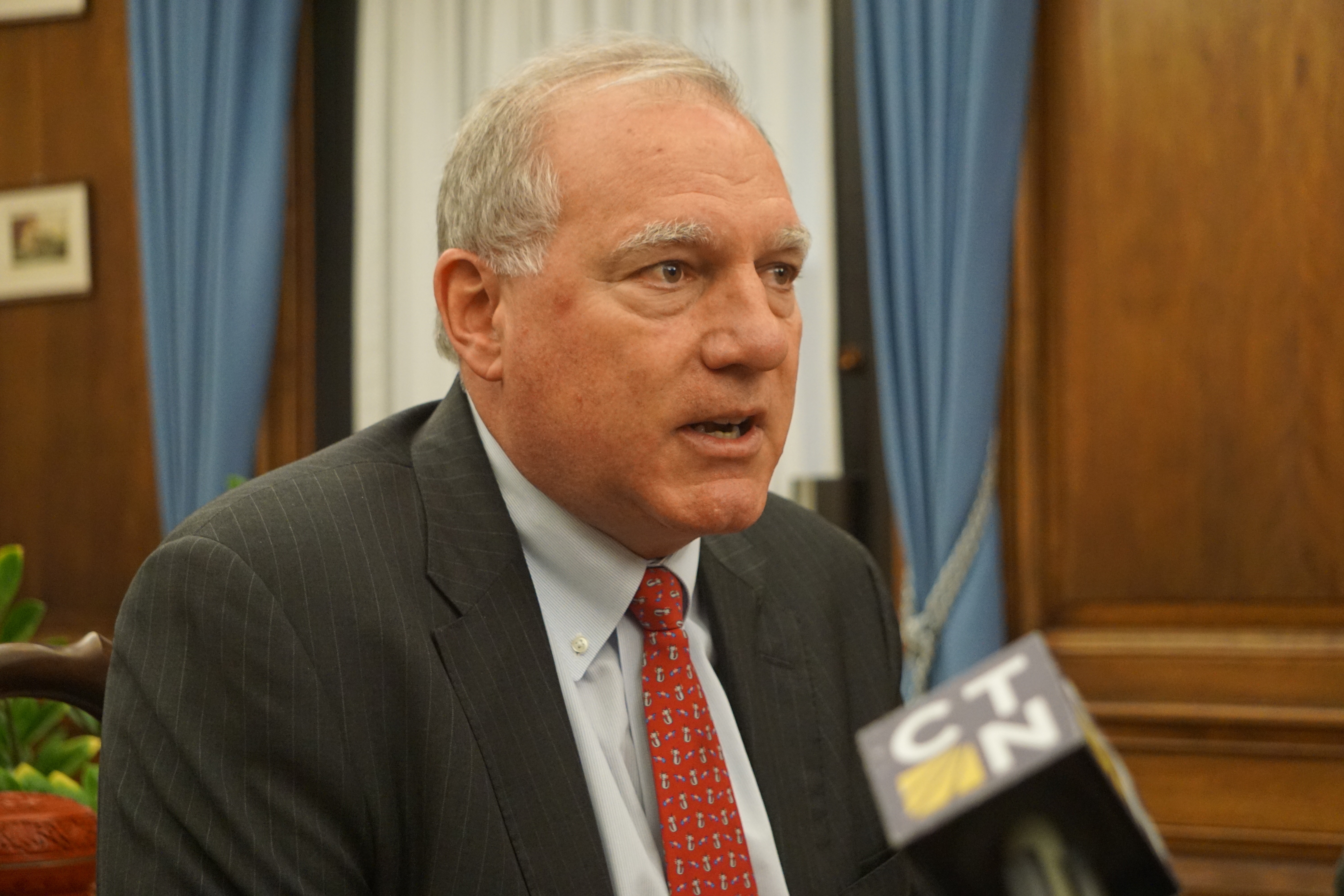 Jepsen turns up the heat on Facebook